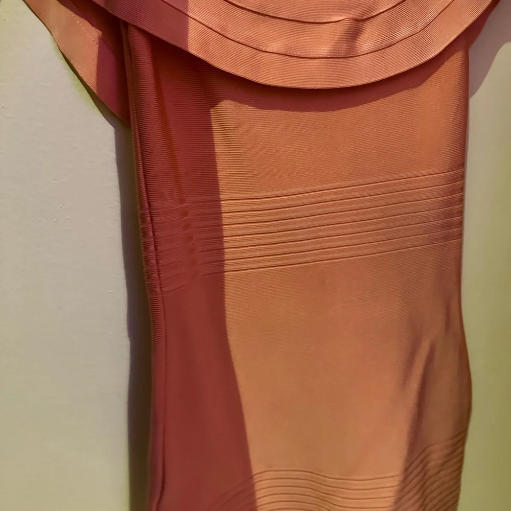 COPY - House of CB off shoulder midi bandage dress - Picture 5 of 6
